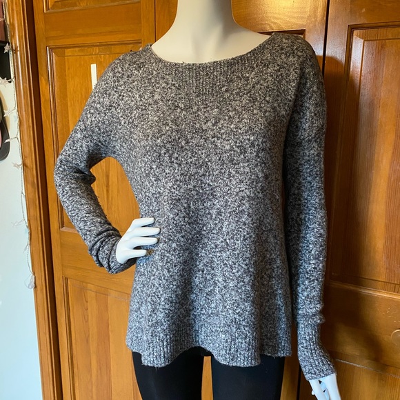 American Eagle Soft Grey Sweater - Picture 1 of 6